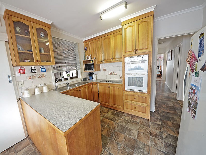 37 Lindsay Street, Heywood VIC 3304