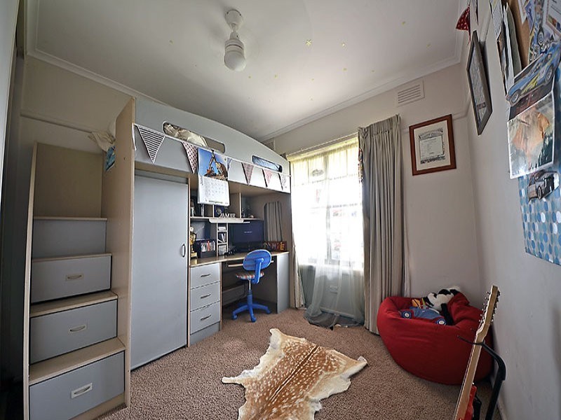 37 Lindsay Street, Heywood VIC 3304