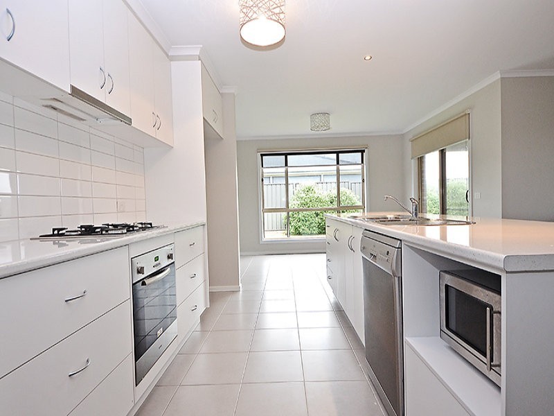 14 Madeira Close, Portland VIC 3305