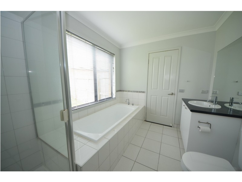 2 Tareel Court, Portland VIC 3305