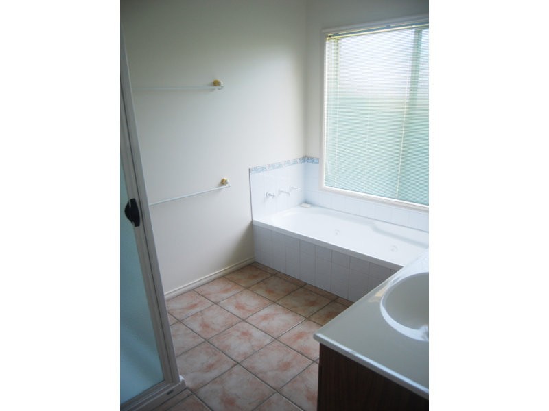 14 Burns Road, Portland VIC 3305