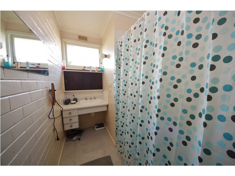 17 & 17A Wando Court, Portland VIC 3305