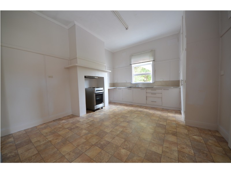 179 Bentinck Street, Portland VIC 3305