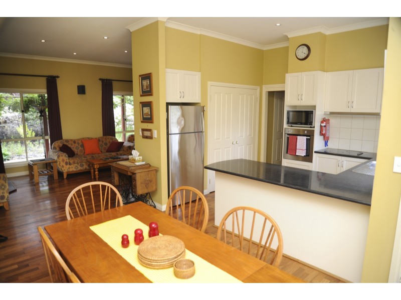 53 Caledonian Hill Road, Bolwarra VIC 3305