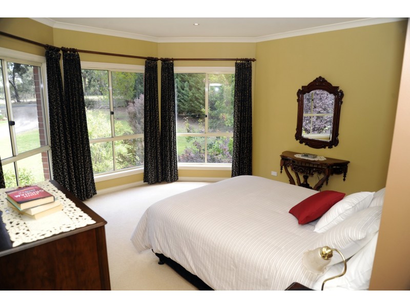 53 Caledonian Hill Road, Bolwarra VIC 3305