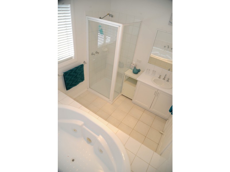 53 Caledonian Hill Road, Bolwarra VIC 3305