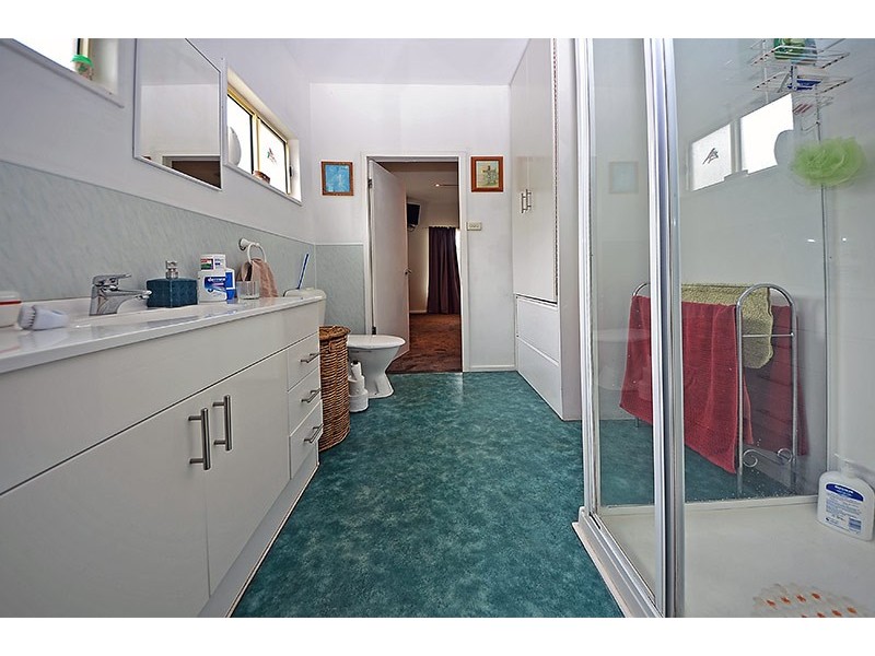 33 Levetts Road, Portland VIC 3305