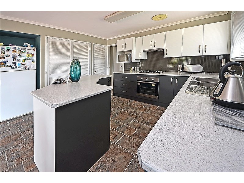 139 School Road, Portland VIC 3305