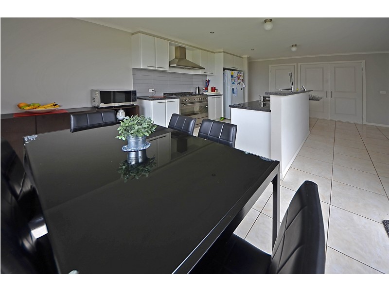 11 Madeira Close, Portland VIC 3305