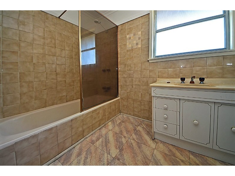 6 Banyan Crescent, Portland VIC 3305