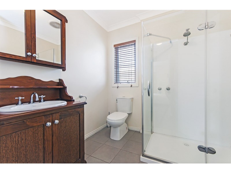 11 Banksia Court, Portland VIC 3305