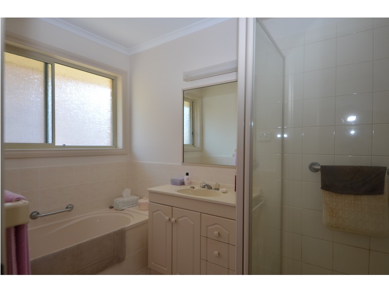 4 Juliani Place, Portland VIC 3305