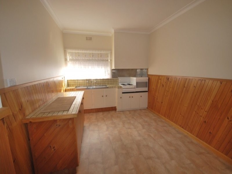 8 Murrell Avenue, Portland VIC 3305