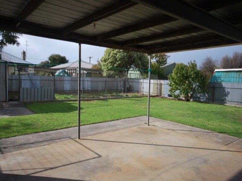 8 Murrell Avenue, Portland VIC 3305