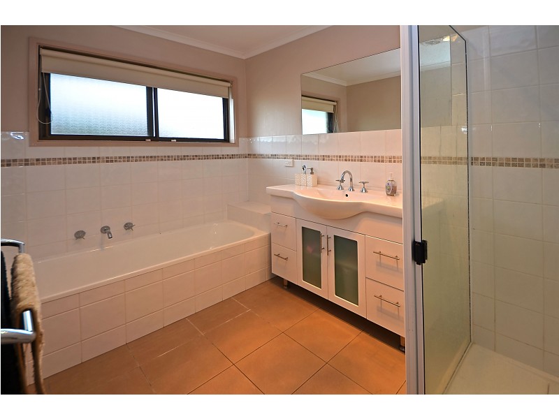 40 Markham Street, Heywood VIC 3304