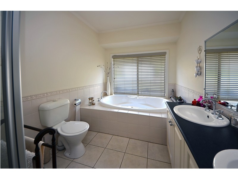 83 Sharrocks Road, Portland VIC 3305