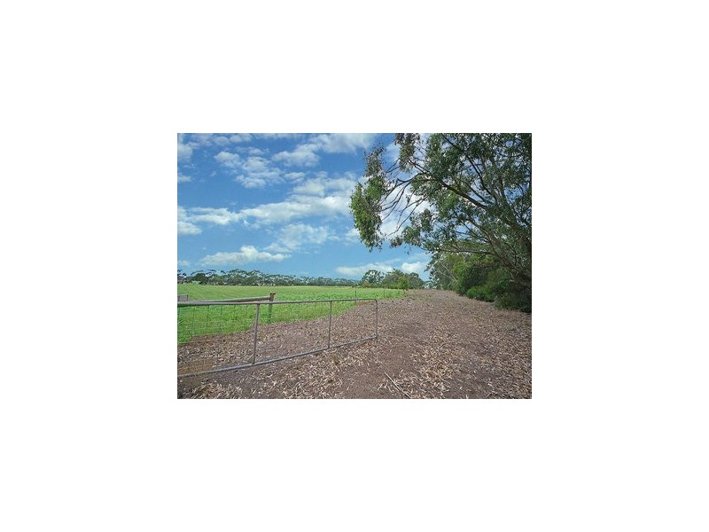 2 Roys Lane, Portland VIC 3305