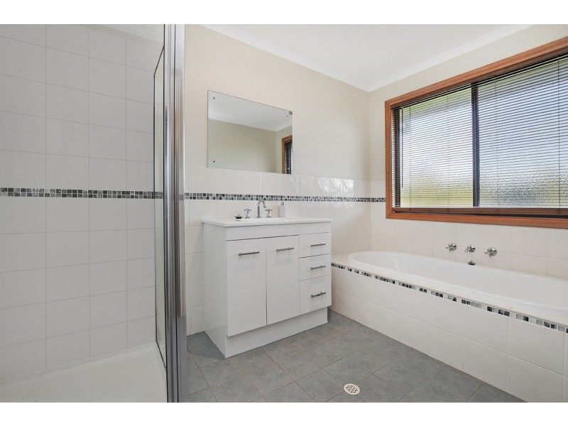 46 Westlakes Road, Portland VIC 3305