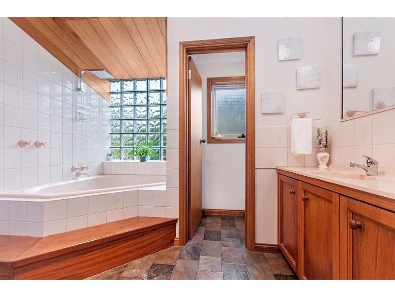 6 Denhill Court, Portland VIC 3305