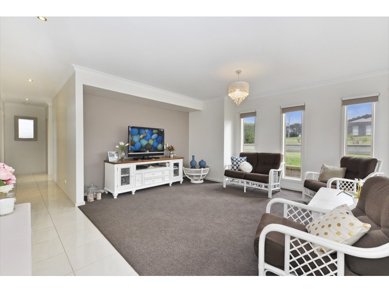 16 Aquarius Court, Portland VIC 3305