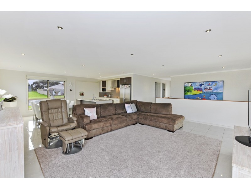 16 Aquarius Court, Portland VIC 3305