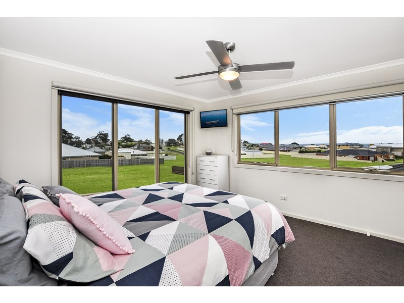 16 Aquarius Court, Portland VIC 3305