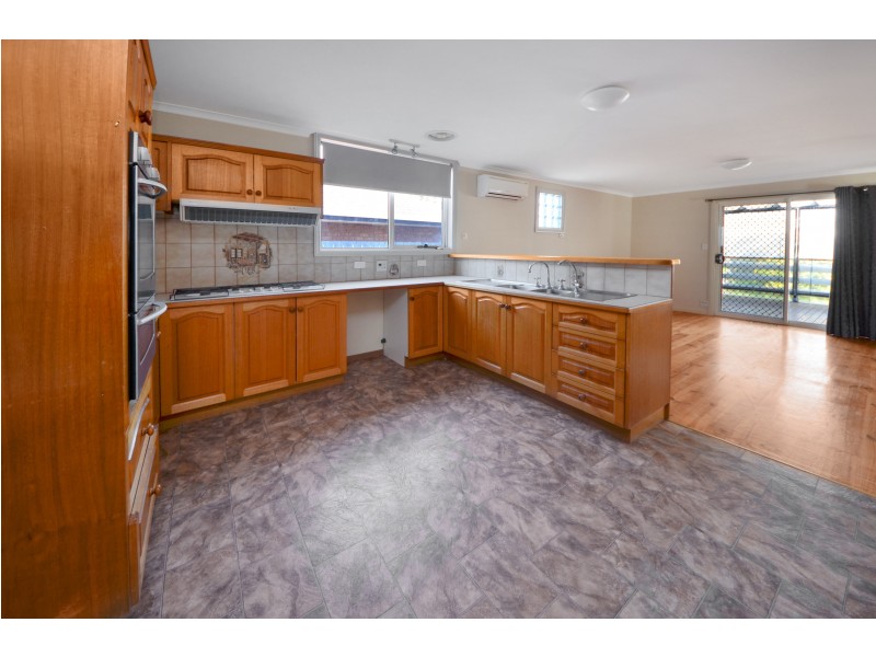 29 Valmai Avenue, Portland VIC 3305