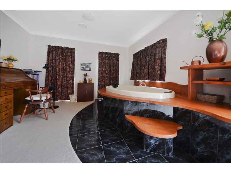 4 Burns Road, Portland VIC 3305