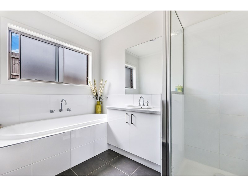 6 Wonderland Court, Portland VIC 3305