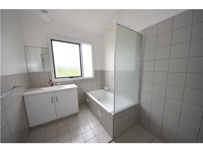 21 Shirva Crescent, Portland VIC 3305