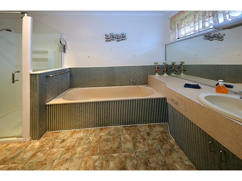 4 Wiltshire Court, Portland VIC 3305