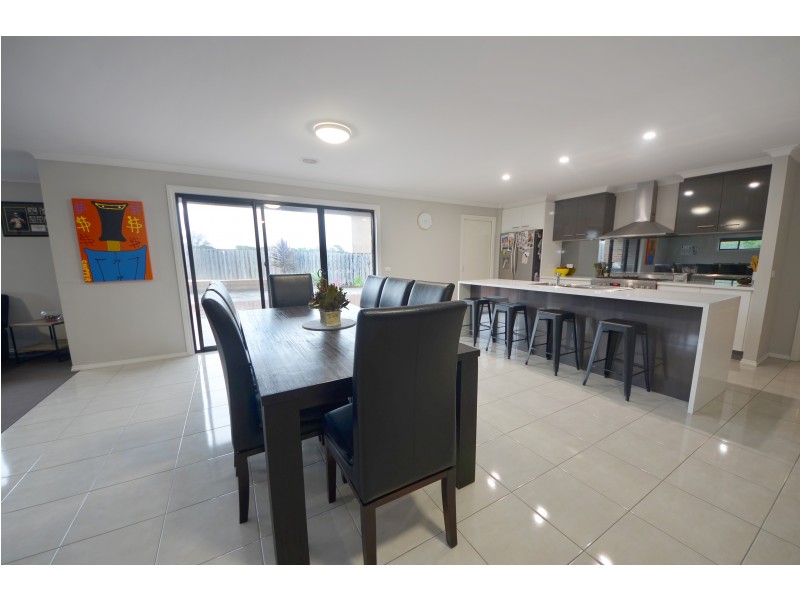 14 Coastal Court, Portland VIC 3305