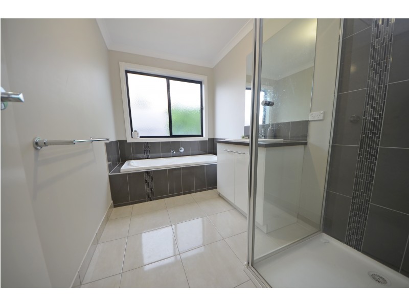 14 Coastal Court, Portland VIC 3305