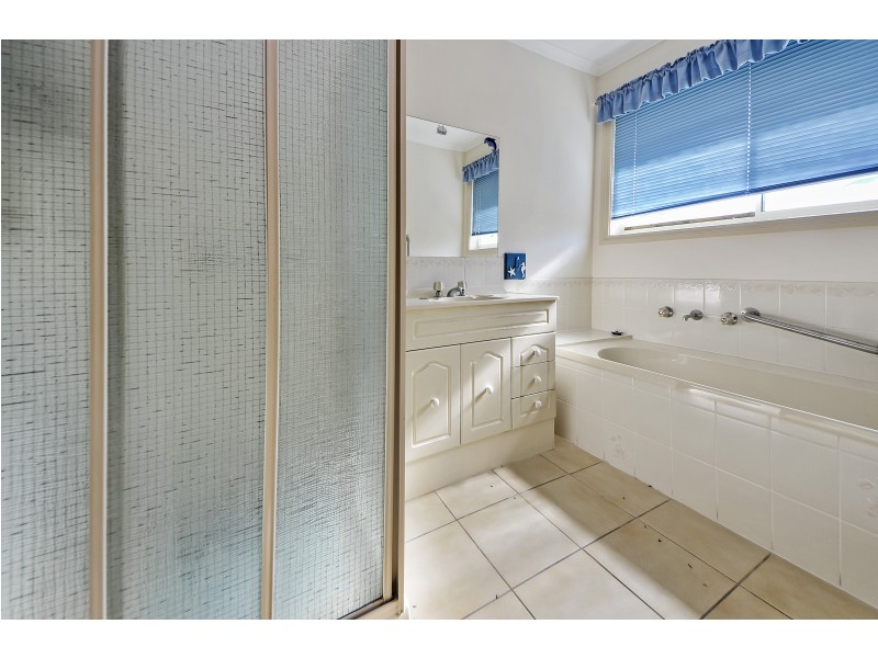 13 Juliani Place, Portland VIC 3305