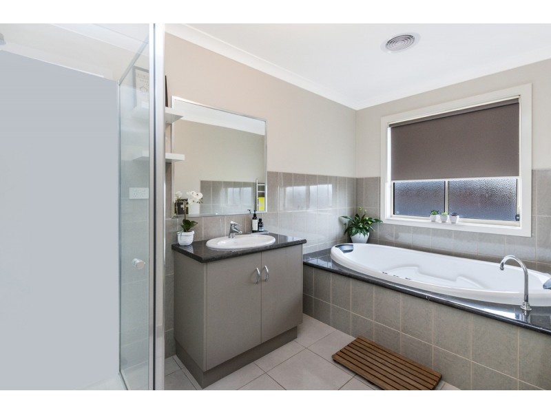11 Isabel Court, Portland VIC 3305