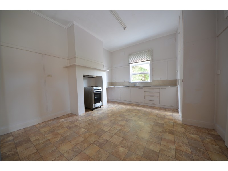 179 Bentinck Street, Portland VIC 3305