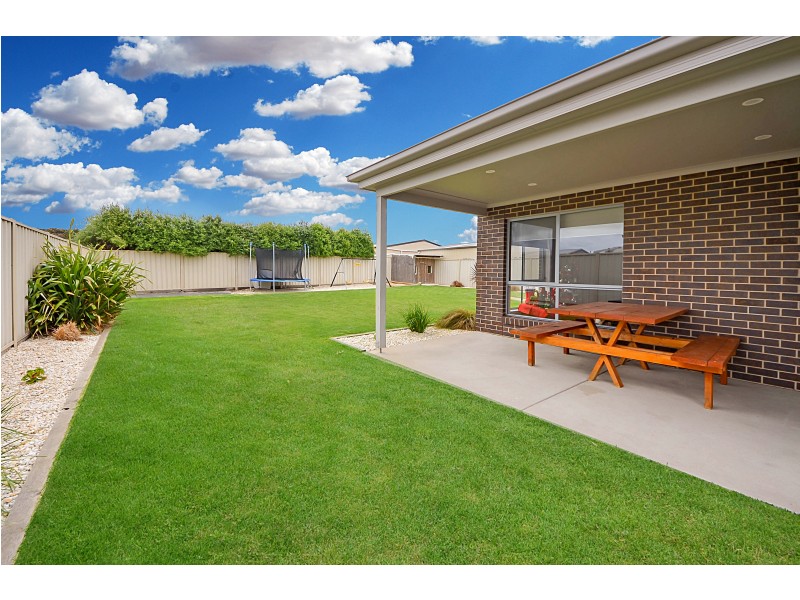 40 Madeira Close, Portland VIC 3305
