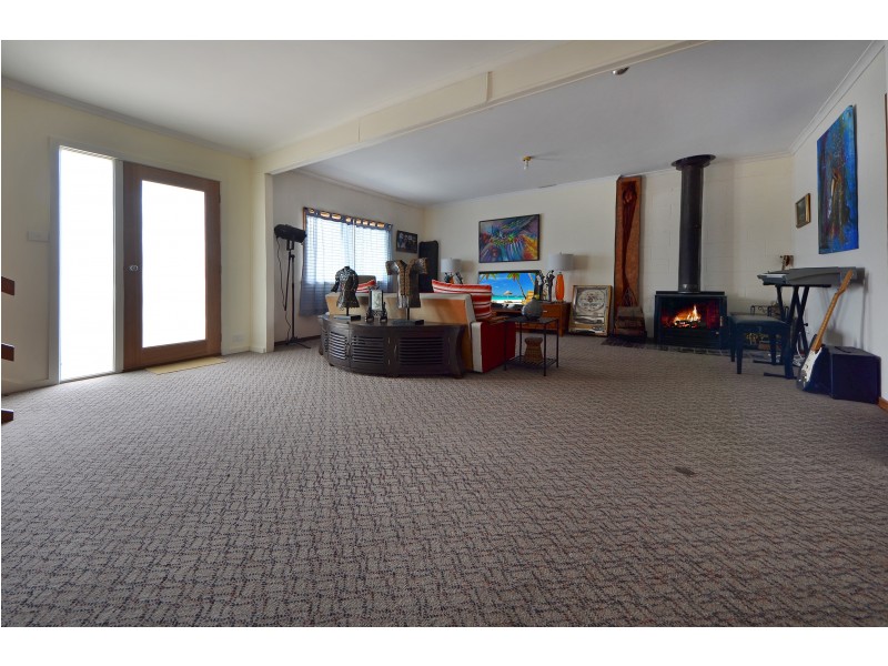 15 Beach Road, Allestree VIC 3305