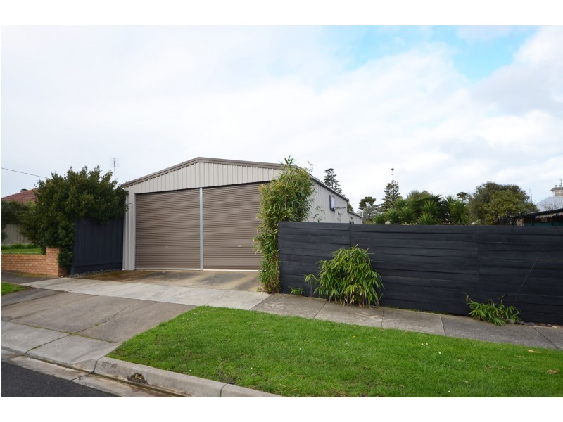 32 Glenelg Street, Portland VIC 3305