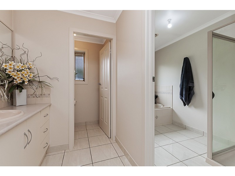 18 Bridgewater Road, Portland VIC 3305