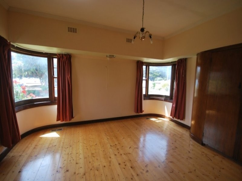 255 Hanlon Parade, Portland VIC 3305