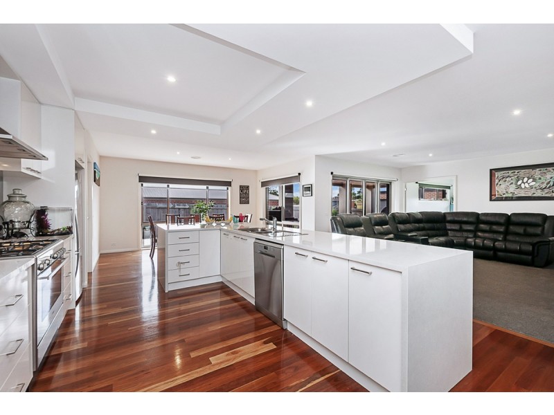 2 Neptune Avenue South, Portland VIC 3305