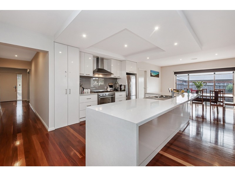 2 Neptune Avenue South, Portland VIC 3305