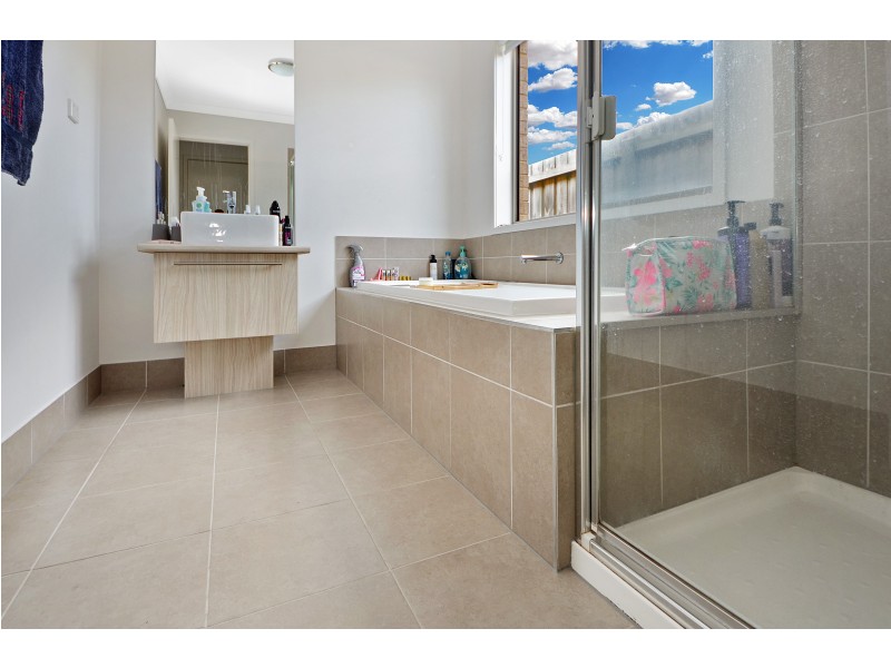 6 Victory Court, Portland VIC 3305