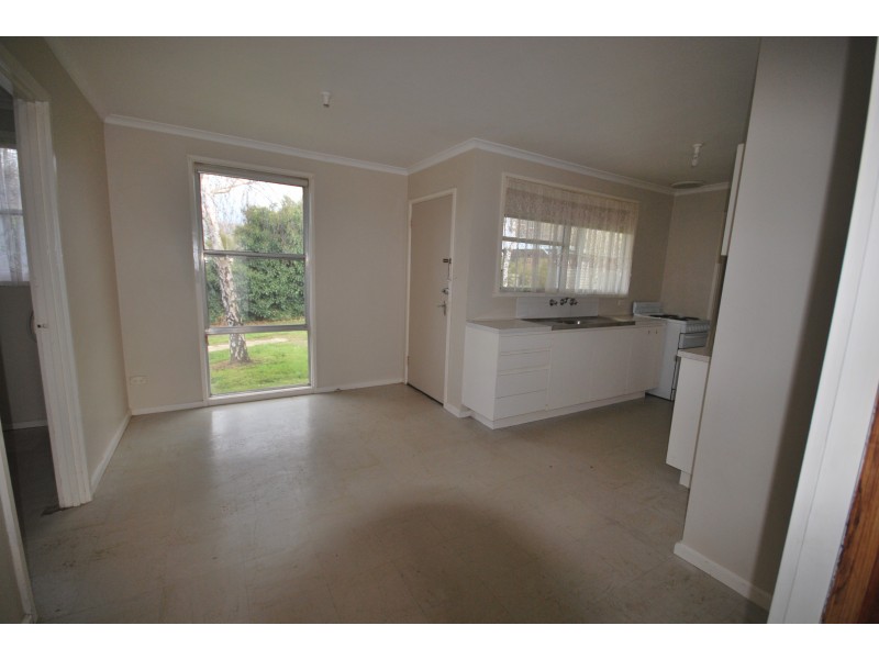 73 Lindsay Street, Heywood VIC 3304