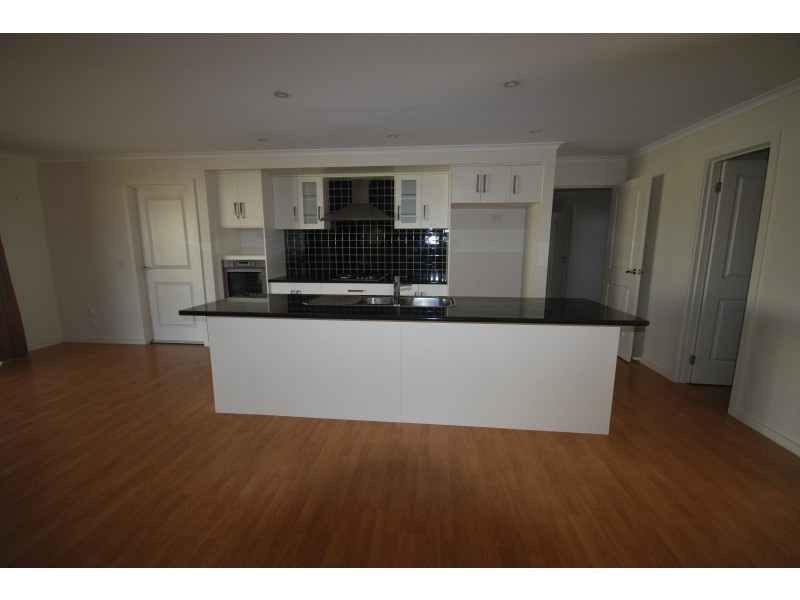 31 Madeira Close, Portland VIC 3305