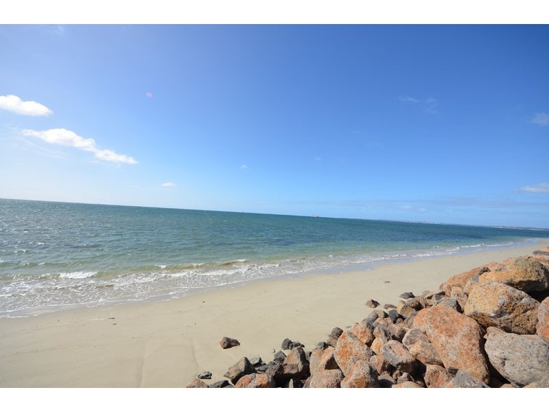 17 Beach Road, Portland VIC 3305