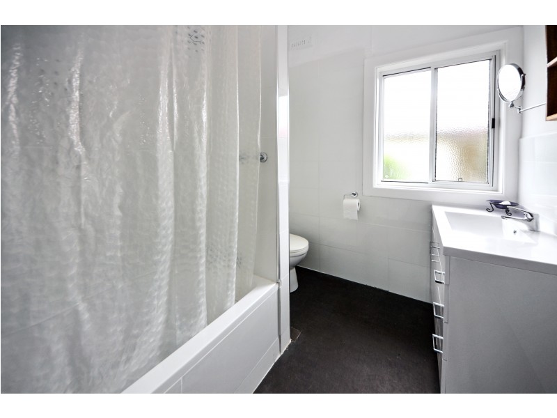 16 Learmonth Street, Portland VIC 3305