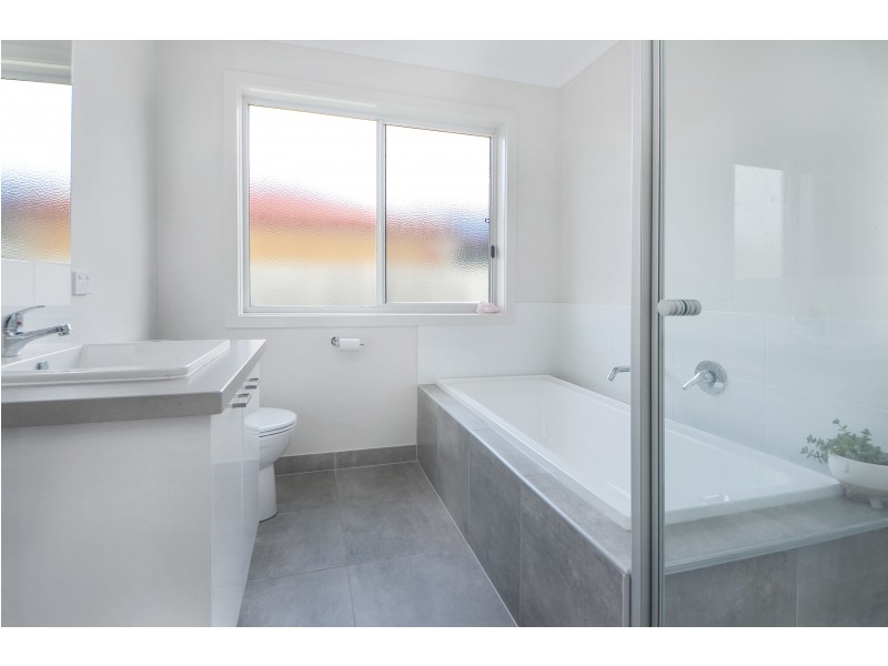 6 Coastal Court, Portland VIC 3305