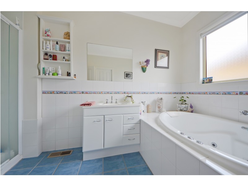 41 Avonmore Avenue, Portland VIC 3305